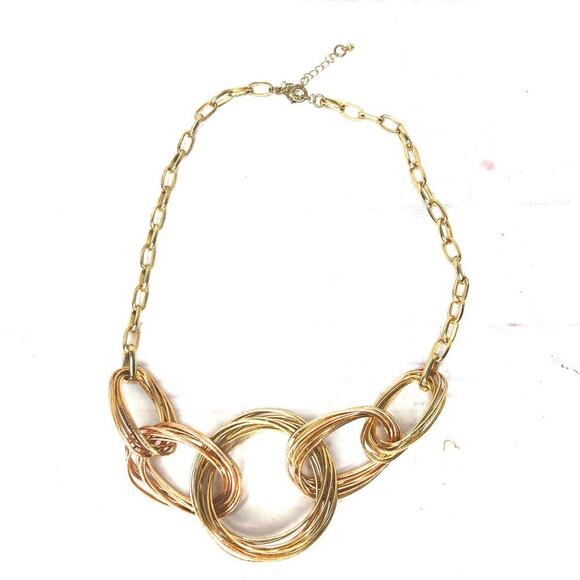 Gold Chain Large Interlocking Loop Bundle Necklace - Picture 1 of 4